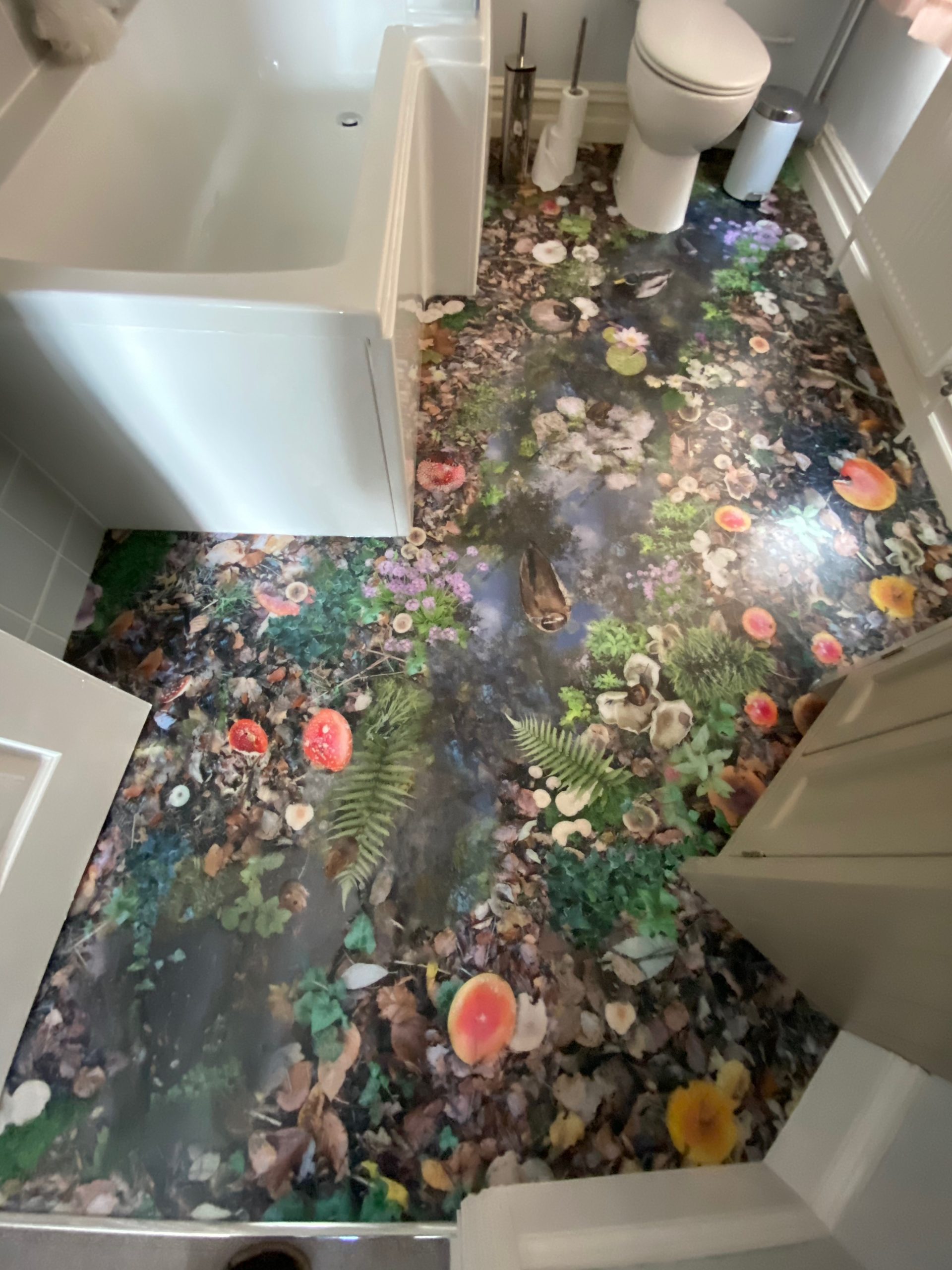 Floral flooring with red flowers